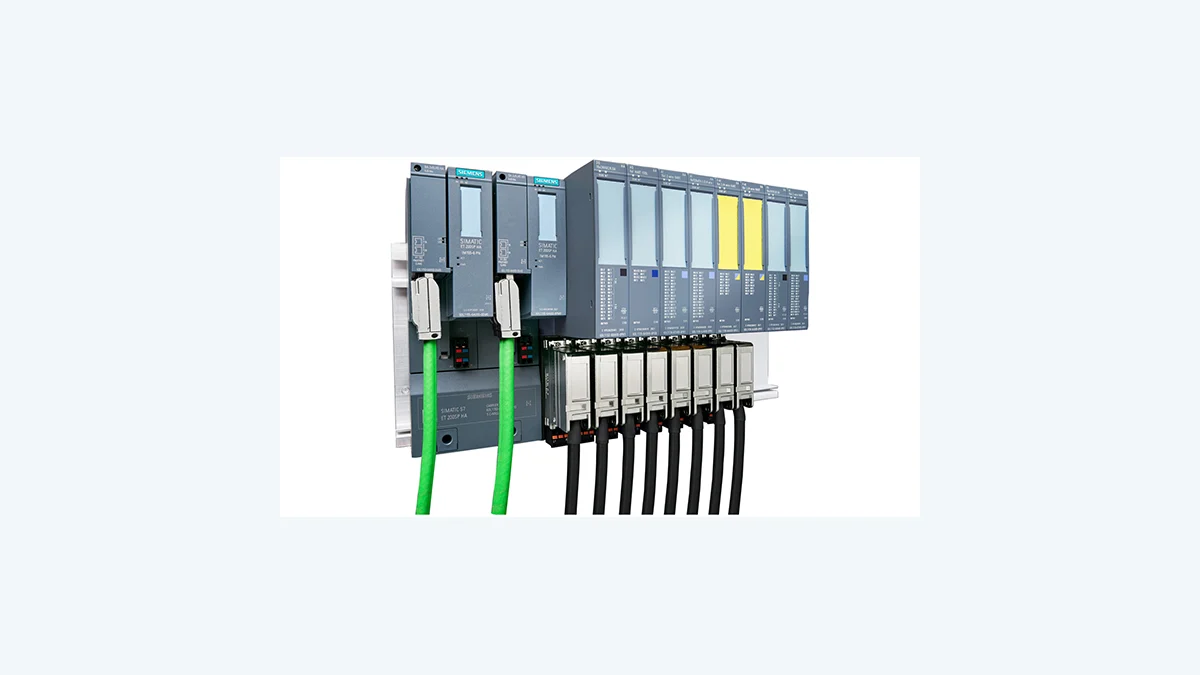 Siemens SIMATIC ET 200SP HA distributed process I/O station, including its associated cables.